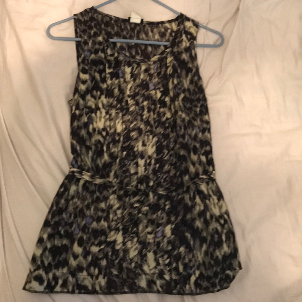 Sleeveless shirt